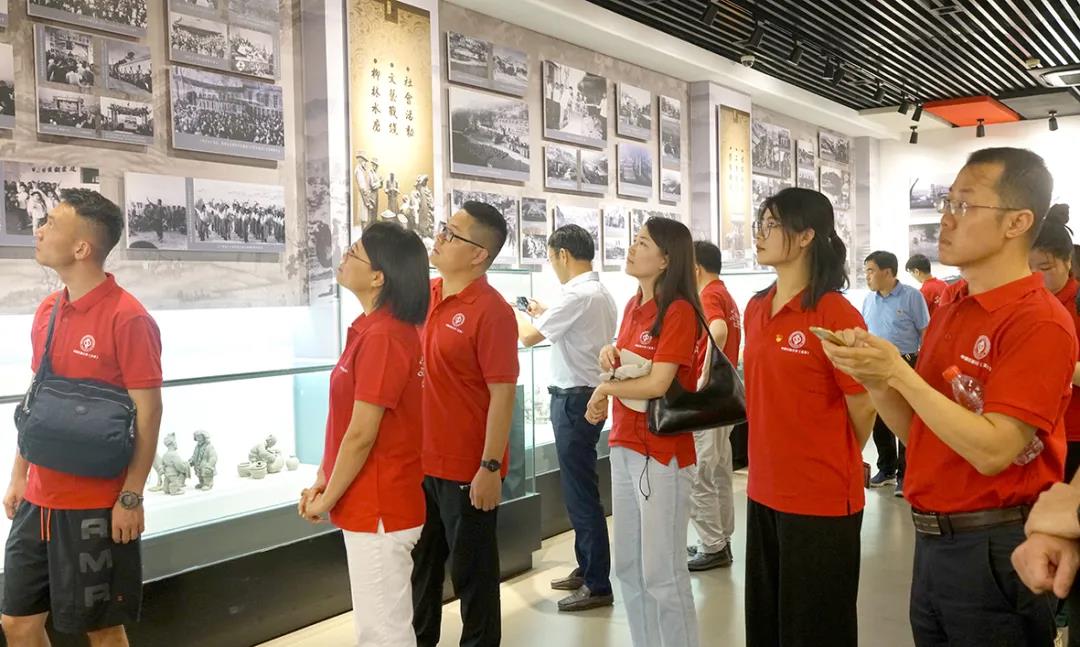 e2ba5deaad0e4e1ab9806656cb89af3e.jpg e2ba5deaad0e4e1ab9806656cb89af3e.jpg